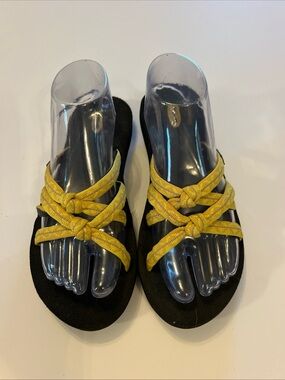 Teva Women’s Yellow Knotted Strap Slide Sandals Kena Strappy 6492